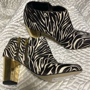 Dolce Vita Real Fur, Ankle Boots, Double Side Zip, Gold Heels.  Never worn.